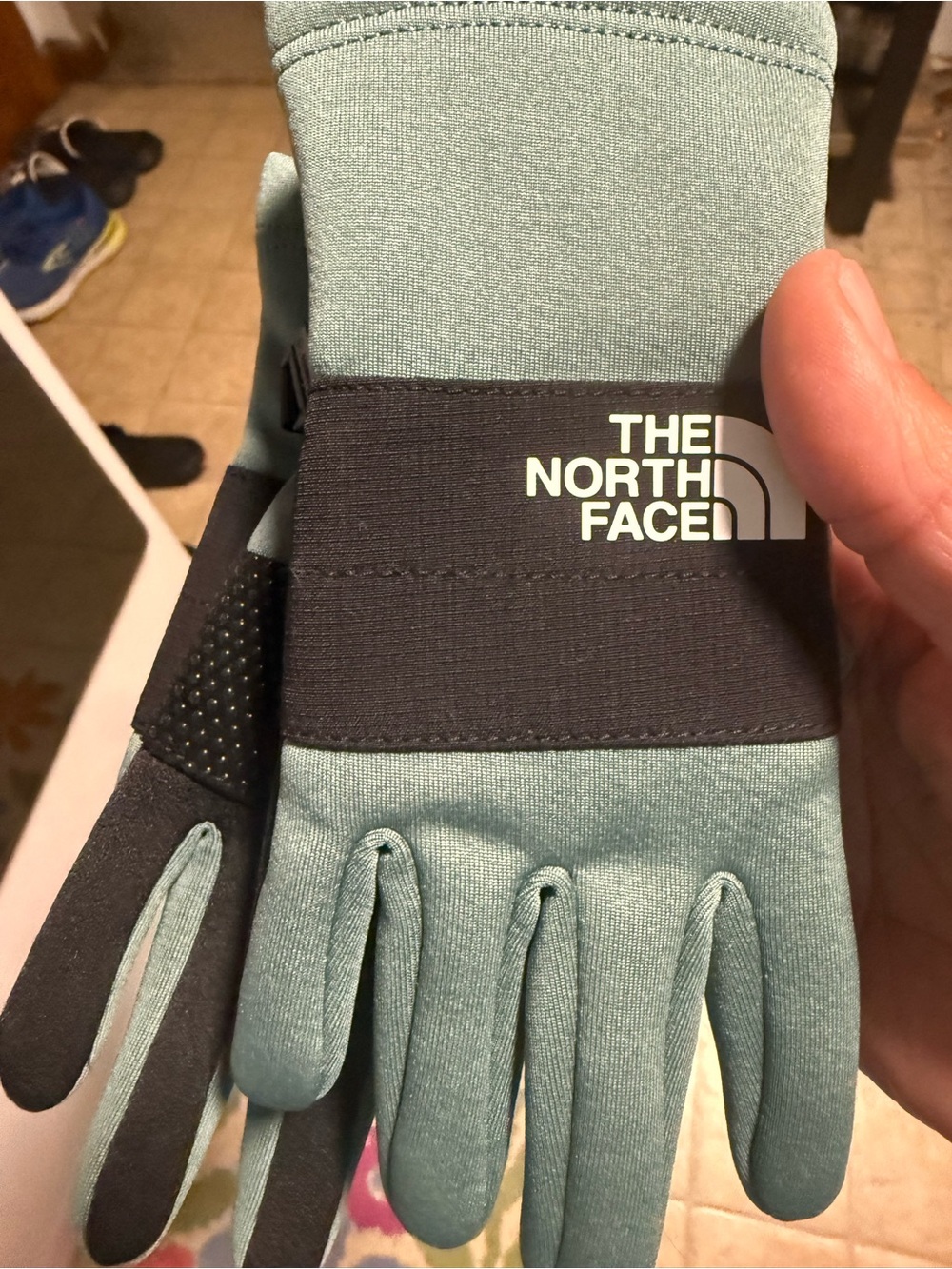 The North Face boys Sage Green and Black Tech Gloves